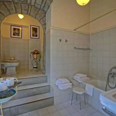 Sleeps 12 Pool Wifi 别墅